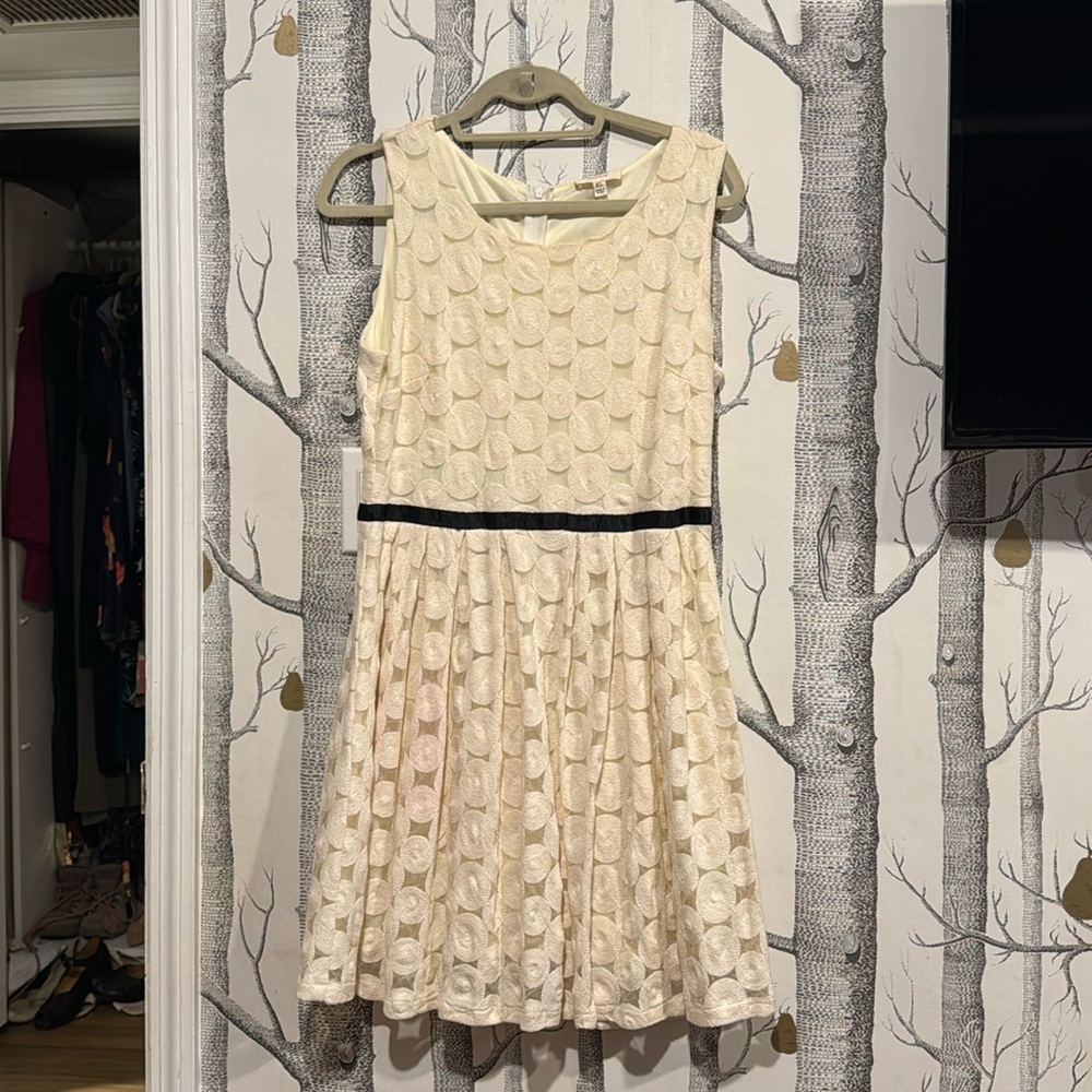 Freeway XL lined textured embroidery short dress - like new